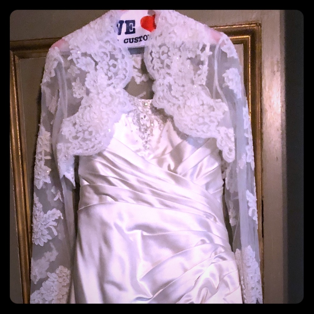 Robin Jillian wedding gown and lace shrug  Sz 10